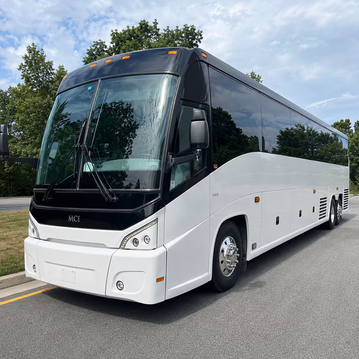 San Diego Airport Shuttle & Transportation party bus exterior