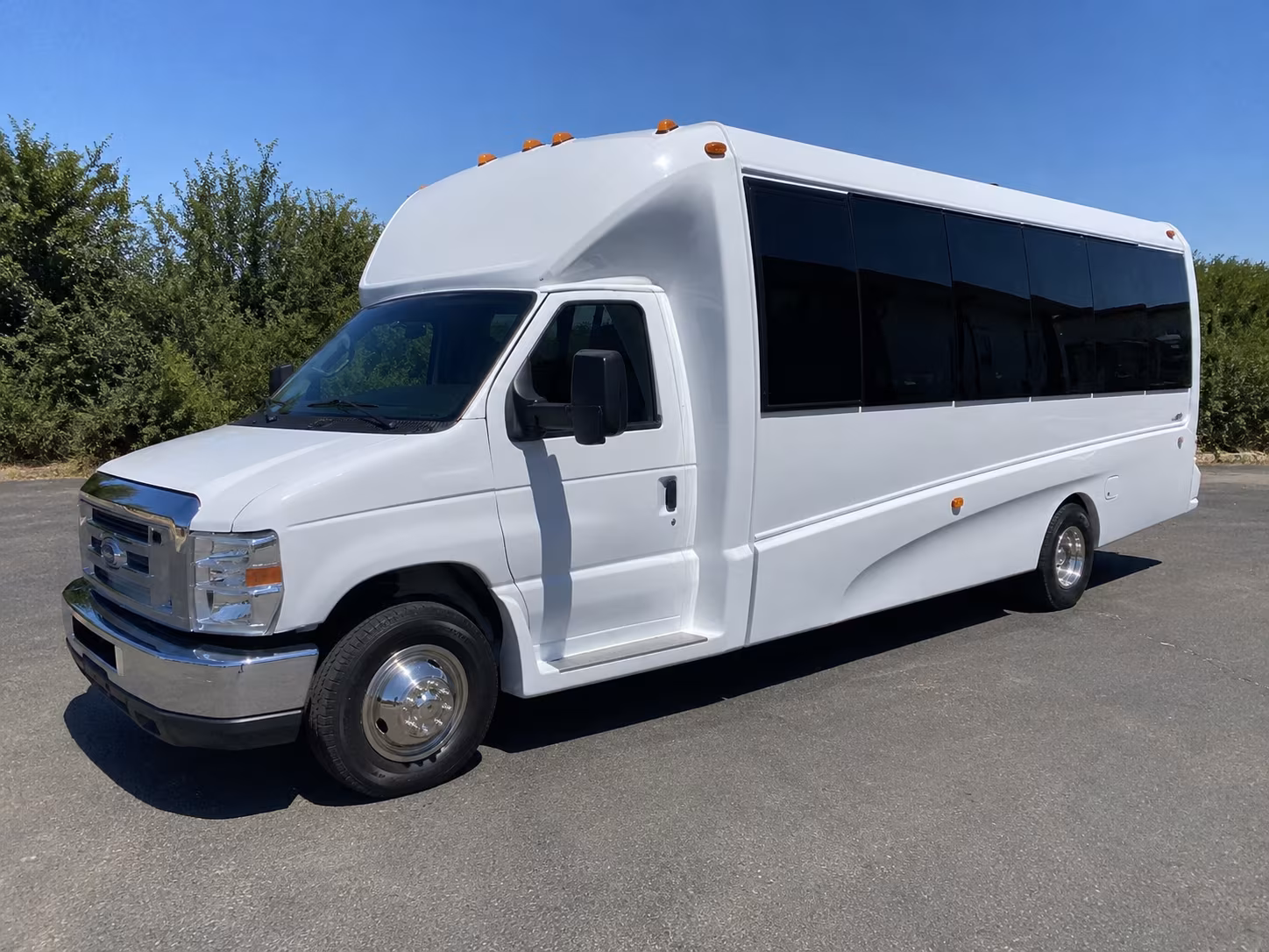 San Diego Prom & Homecoming Transportation onboard seating