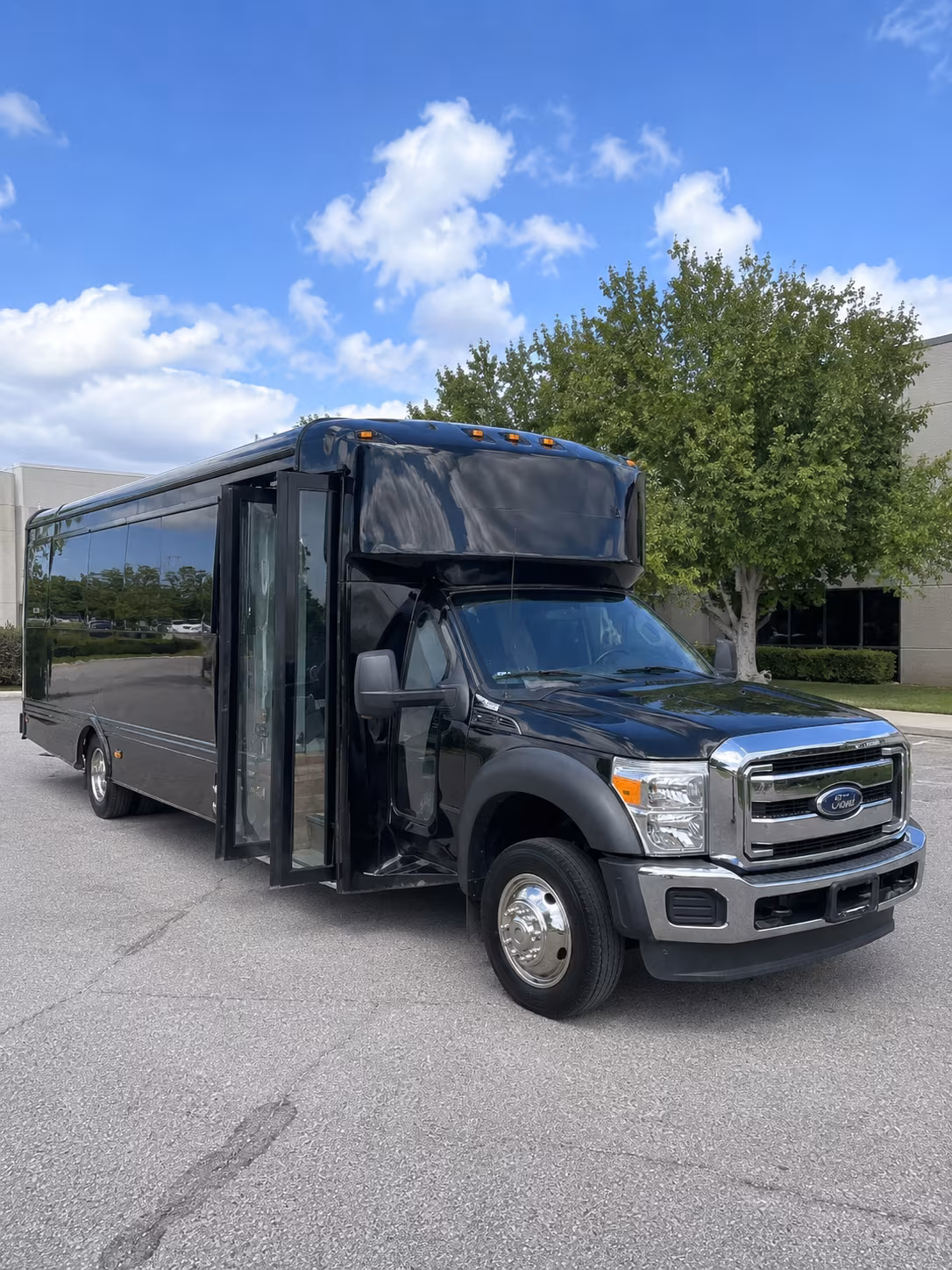 San Diego Winery Tour & Pub Crawl Transportation party bus exterior