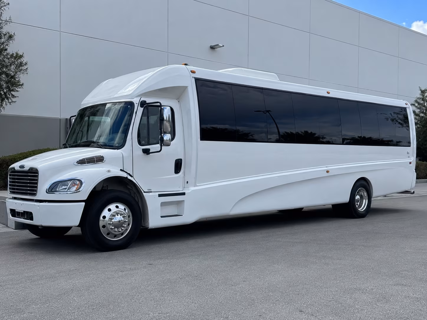 San Diego Winery Tour & Pub Crawl Transportation onboard seating